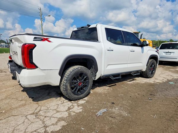 2023 TOYOTA TUNDRA SR5