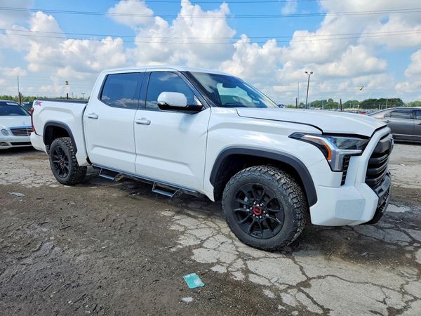 2023 TOYOTA TUNDRA SR5