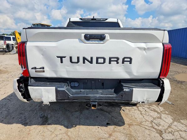 2023 TOYOTA TUNDRA SR5