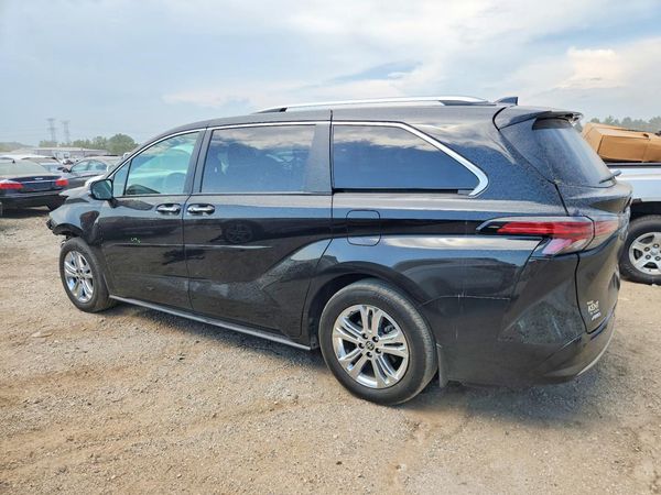 2023 TOYOTA SIENNA