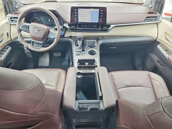 2023 TOYOTA SIENNA
