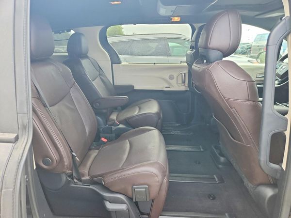 2023 TOYOTA SIENNA