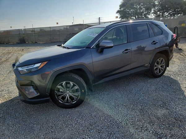 2022 TOYOTA RAV4 XLE Premium
