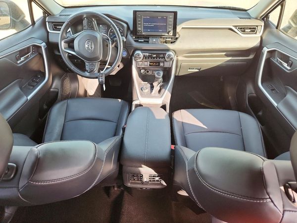 2022 TOYOTA RAV4 XLE Premium