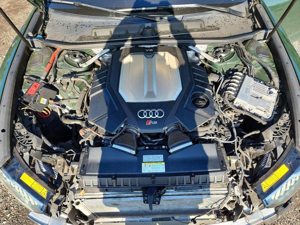 2022 AUDI RS6 quattro