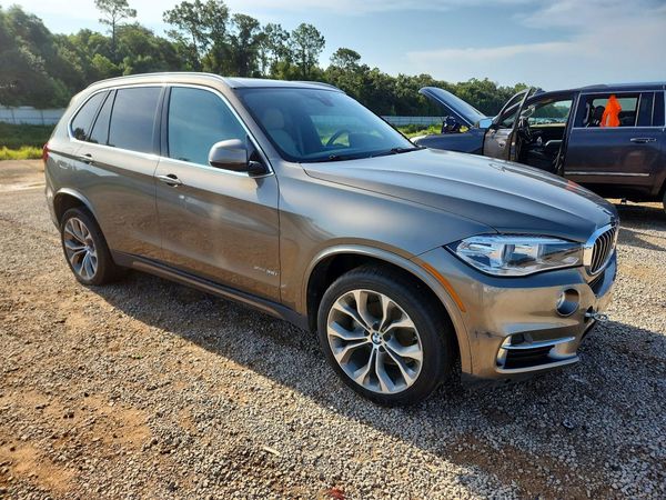 2017 BMW X5 xDrive35i — Passenger 3/4