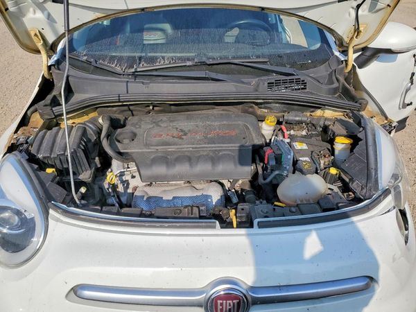 2016 FIAT 500 TREKKING PLUS — Engine bay