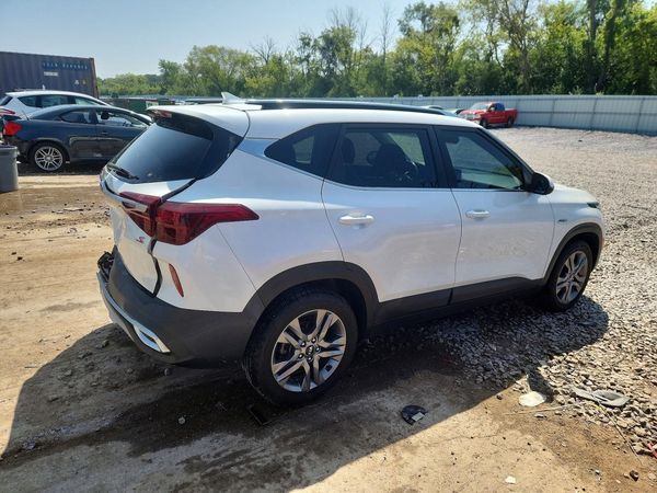 2021 KIA SELTOS S