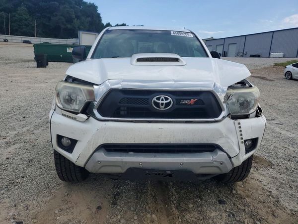 2015 TOYOTA TACOMA Delux Grade