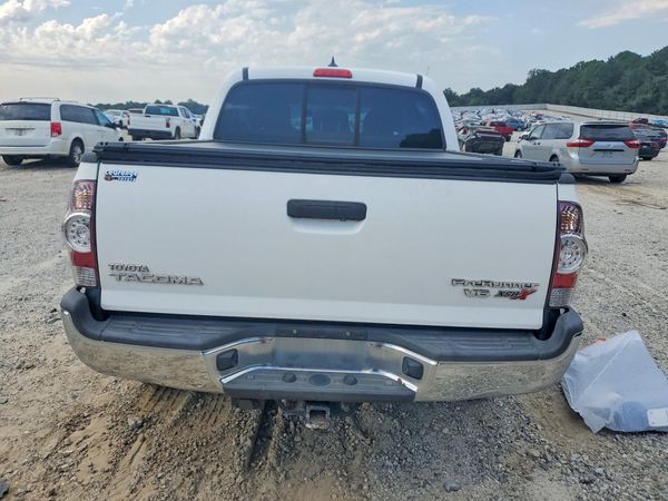 2015 TOYOTA TACOMA Delux Grade