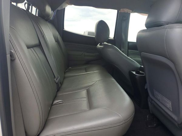 2015 TOYOTA TACOMA Delux Grade