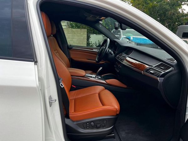 2014 BMW X6 xDrive50i