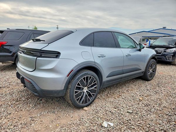 2024 PORSCHE MACAN 4 Electric