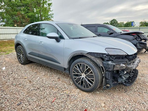 2024 PORSCHE MACAN 4 Electric