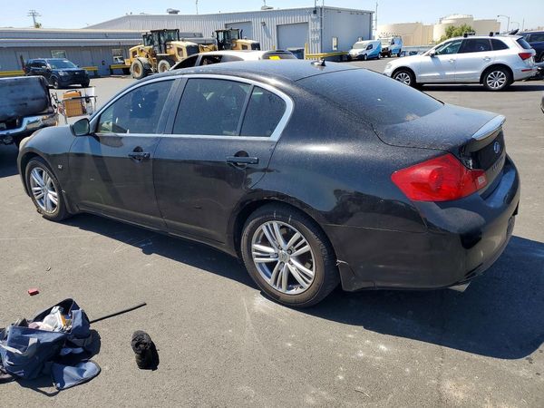2015 INFINITI Q40