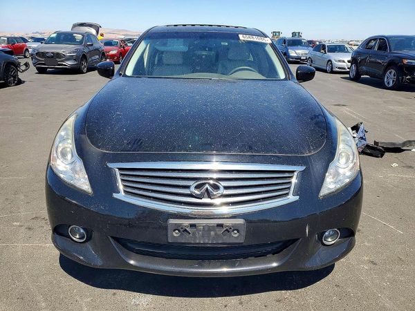 2015 INFINITI Q40