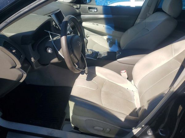 2015 INFINITI Q40