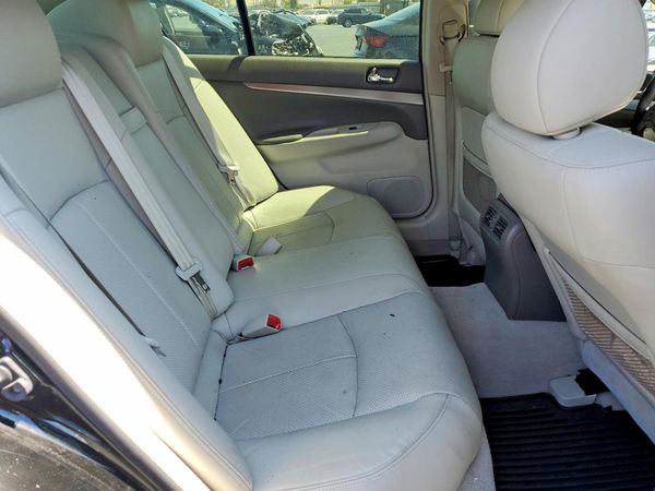 2015 INFINITI Q40
