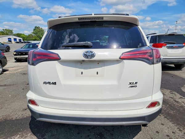 2018 TOYOTA RAV4 Adventure/XLE