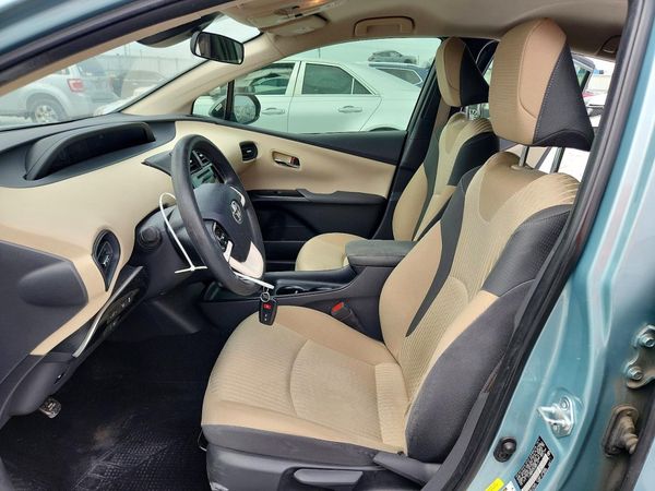 2017 TOYOTA PRIUS