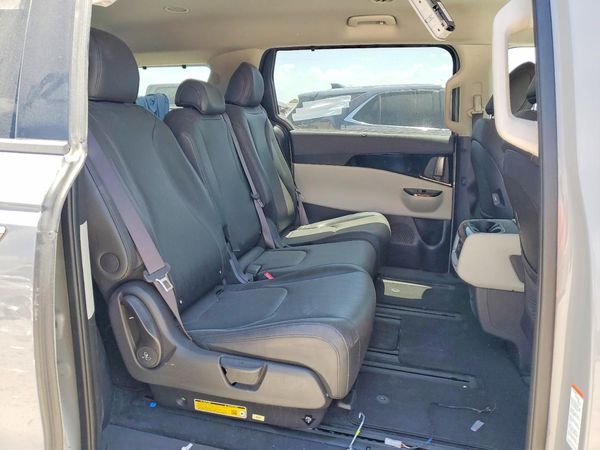 2024 KIA CARNIVAL
