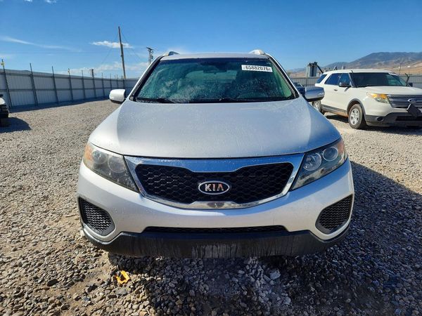 2013 KIA SORENTO Base / LX
