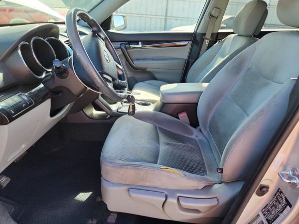 2013 KIA SORENTO Base / LX