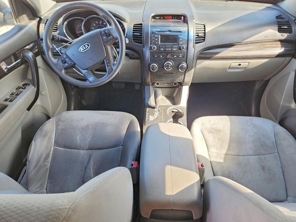 2013 KIA SORENTO Base / LX