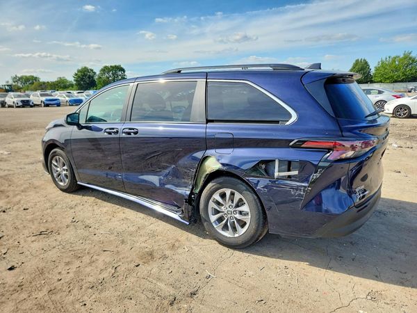 2025 TOYOTA SIENNA