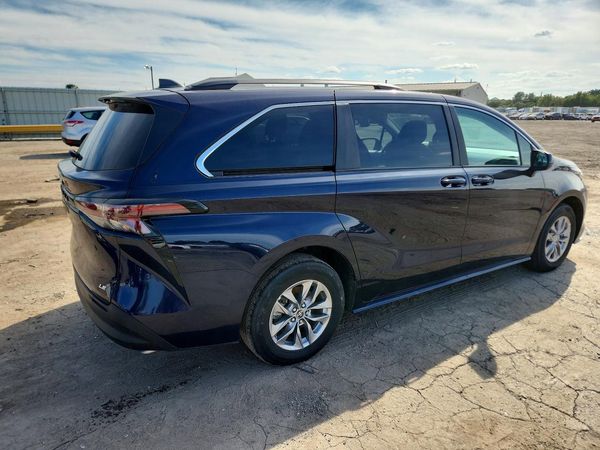 2025 TOYOTA SIENNA