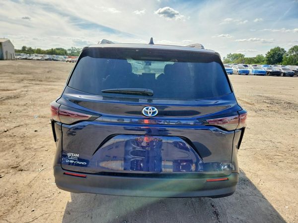 2025 TOYOTA SIENNA