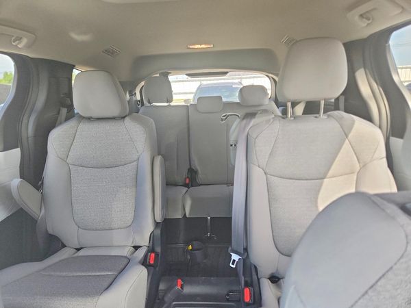 2025 TOYOTA SIENNA