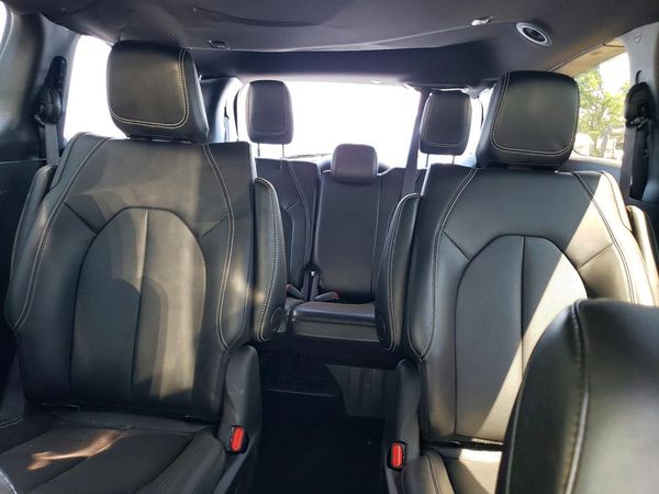 2024 CHRYSLER PACIFICA Select