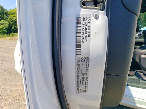 2024 CHRYSLER PACIFICA Select