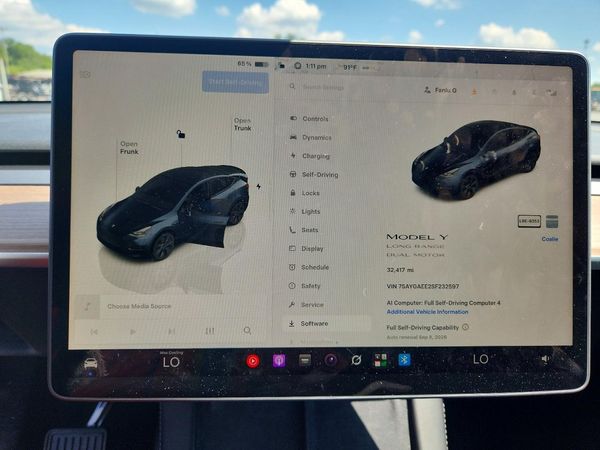 2025 TESLA MODEL Y