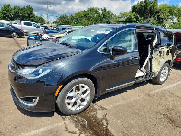 2020 CHRYSLER PACIFICA Touring L Plus