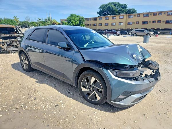 2025 HYUNDAI IONIQ SE — Passenger 3/4