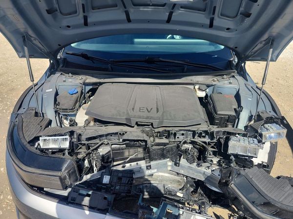 2025 HYUNDAI IONIQ SE — Engine bay