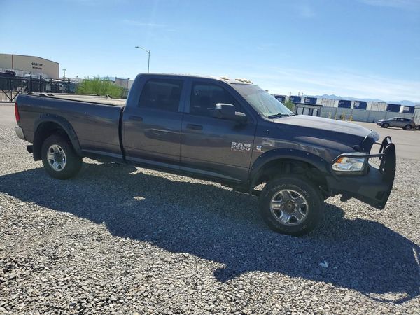 2018 RAM 2500 ST CREW CAB 4X4