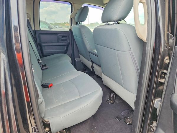2018 RAM 1500 ST QUAD CAB 4X4