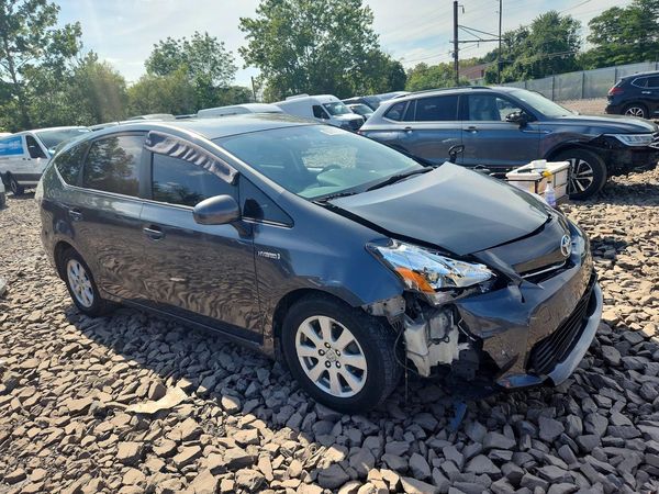 2012 TOYOTA PRIUS — Passenger 3/4