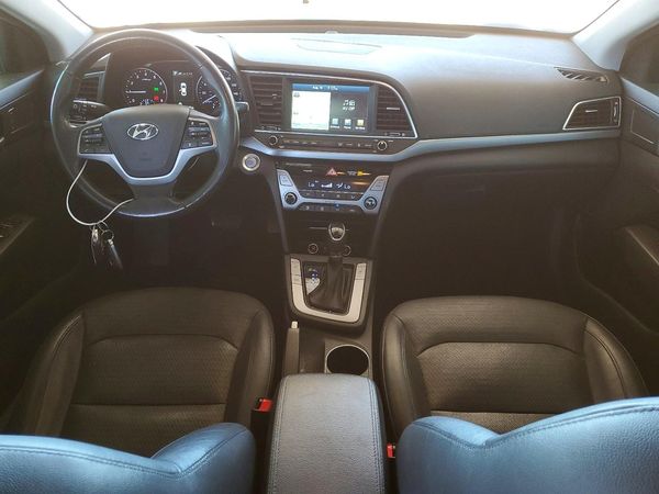 2017 HYUNDAI ELANTRA