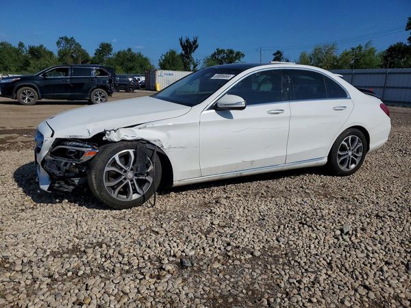 2015 MERCEDES-BENZ C-CLASS 4-MATIC — Front 3/4