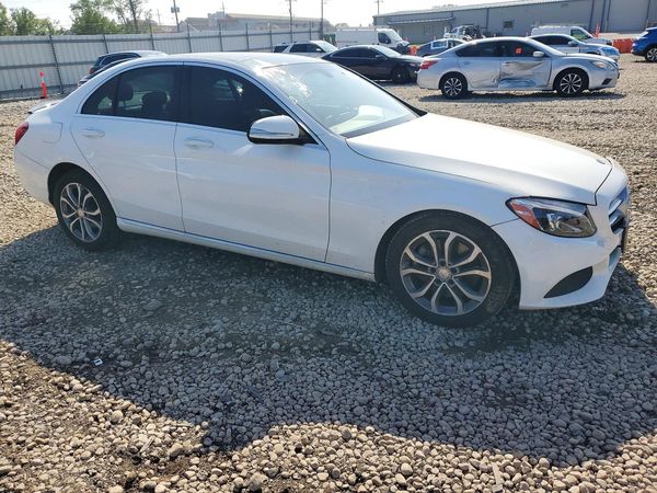 2015 MERCEDES-BENZ C-CLASS 4-MATIC — Passenger 3/4