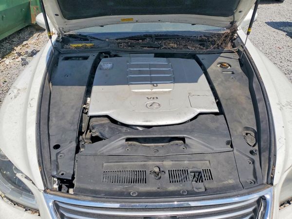 2013 LEXUS LS460 460 — Engine bay