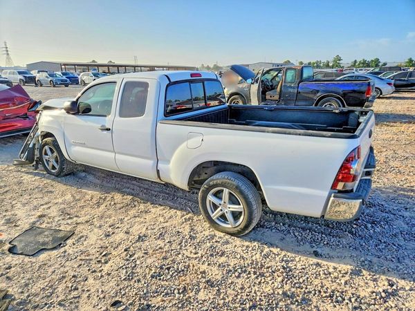 2013 TOYOTA TACOMA Delux
