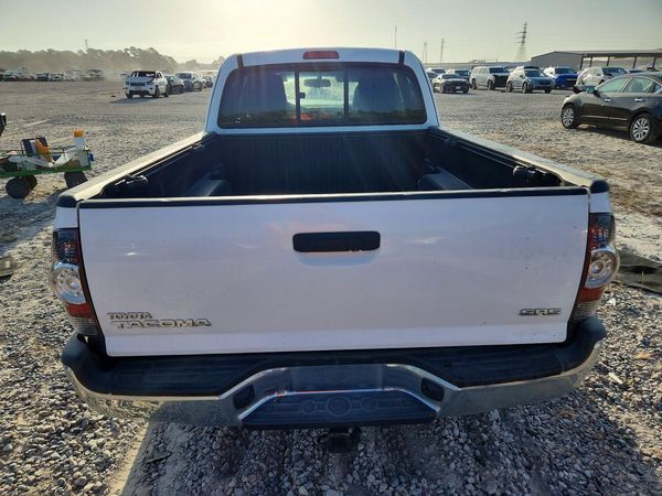 2013 TOYOTA TACOMA Delux