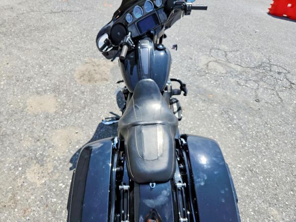2023 HARLEY-DAVIDSON FLHXS