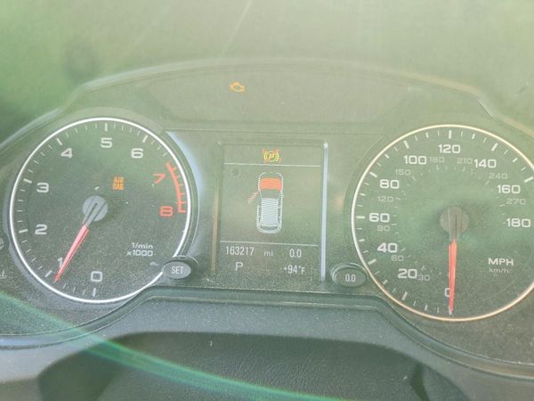 2012 AUDI Q5 Premium Plus