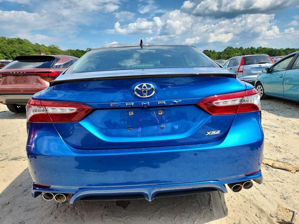 2018 TOYOTA CAMRY XSE — DIRR